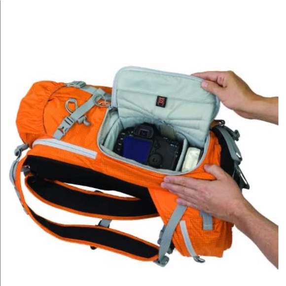 Great Travel/Hiking Bag for the Casual Photographer - Picture 9 of 13